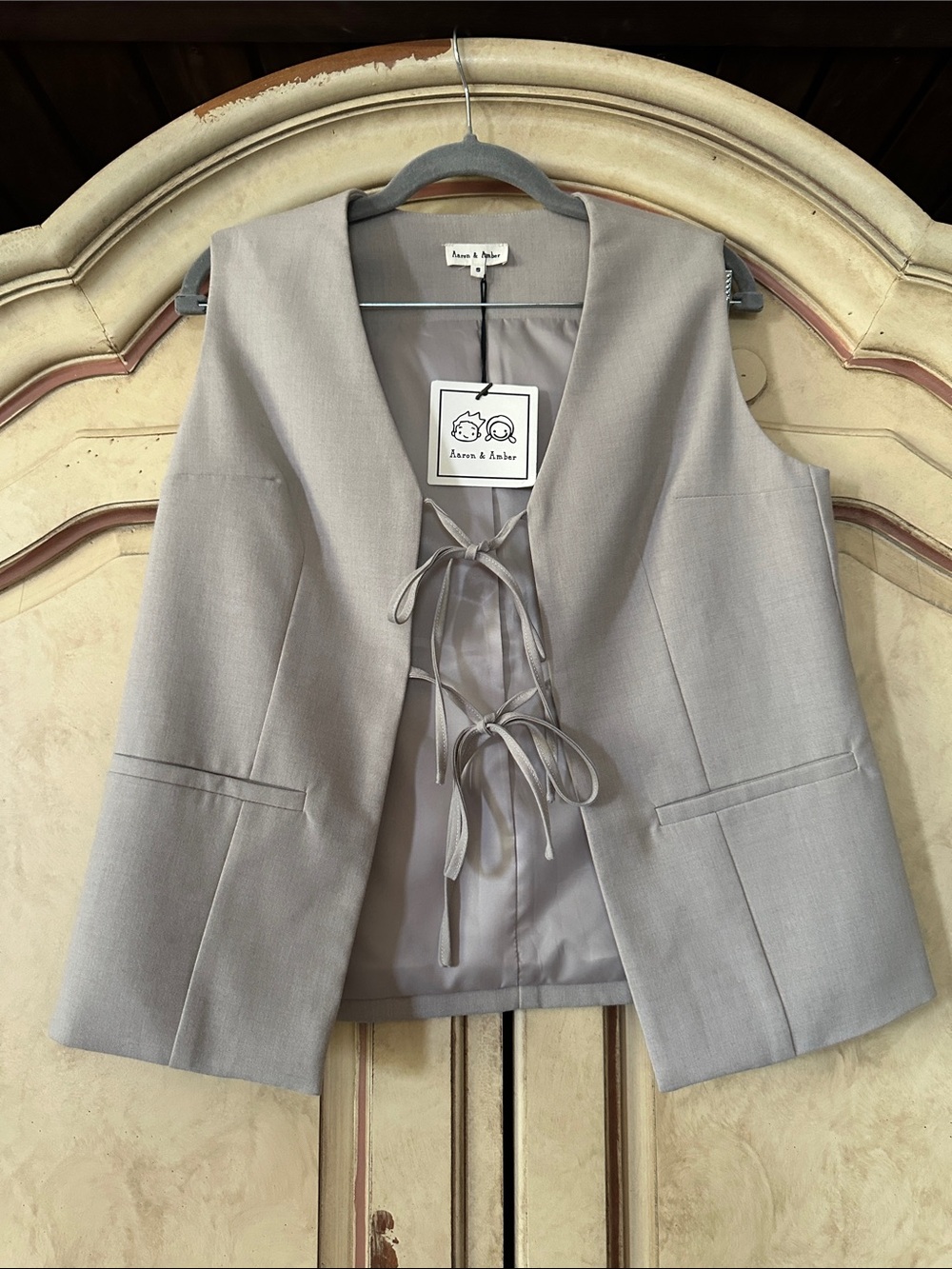 NWT Tie-Front Sleeveless Vest size Small